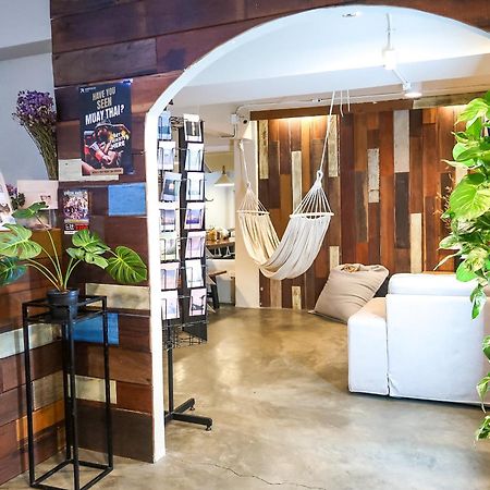 Qilombo Hostel Silom - Hq Bangkok Exterior photo